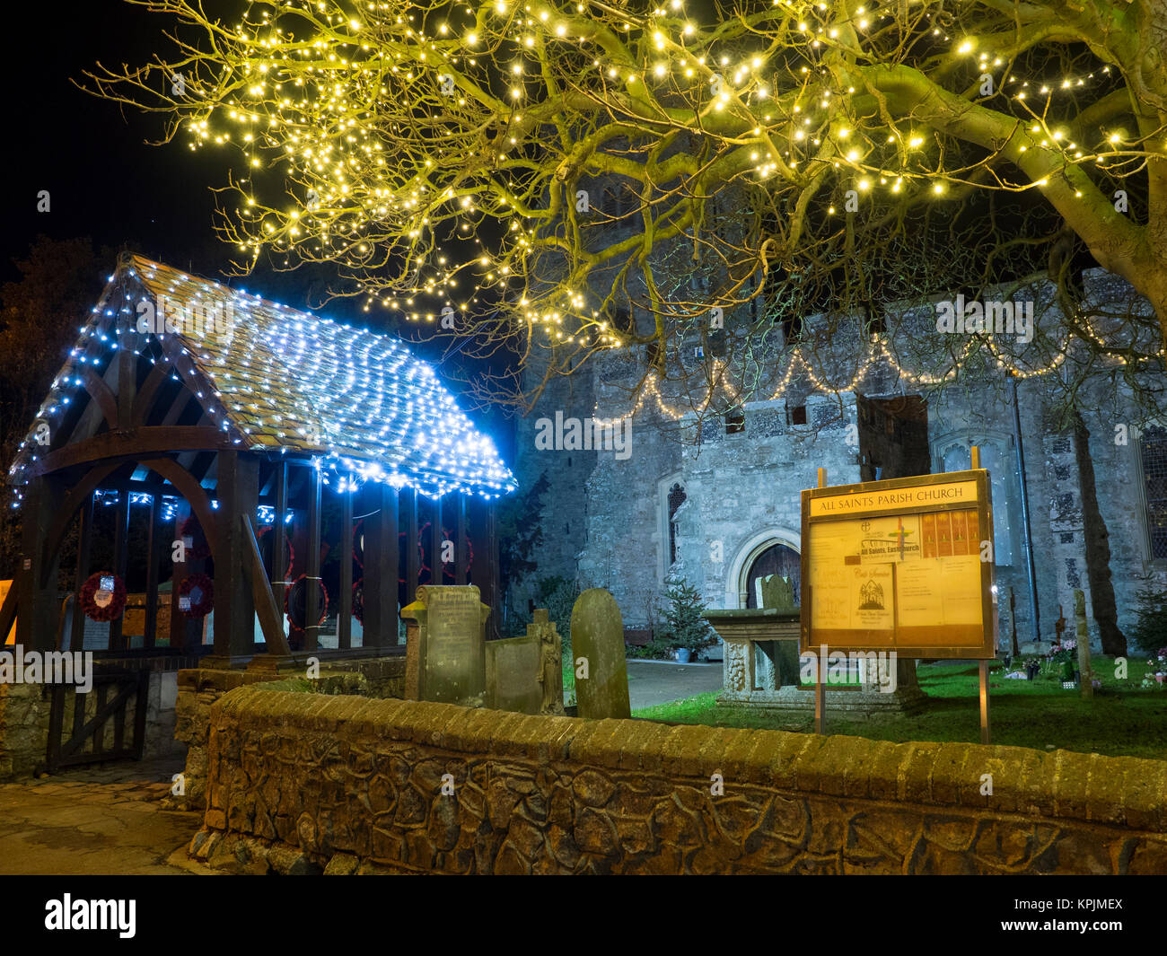 Eastchurch, Kent, UK. 16th Dec, 2017. The Christmas lights on display