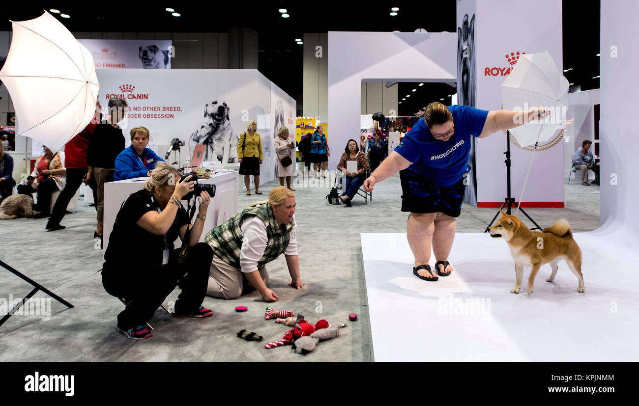 Orlando Florida Usa 16th Dec 2017 Elizabeth Chism Holds