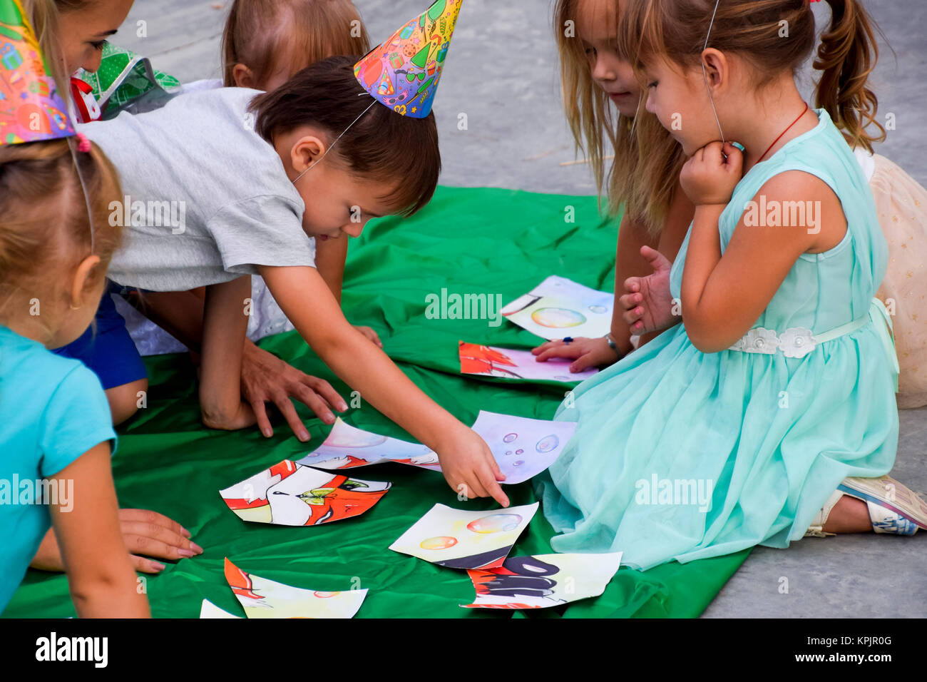 Animator drawing table hi-res stock photography and images - Alamy