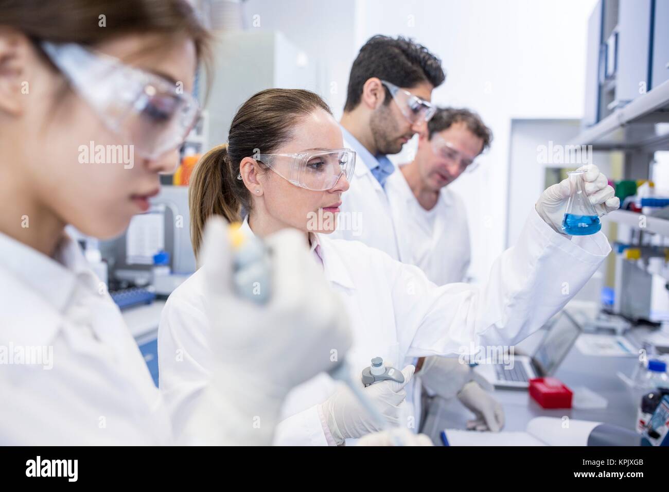 Lab Assistant Imags Laboratory assistants working in the lab Stock Photo - Alamy