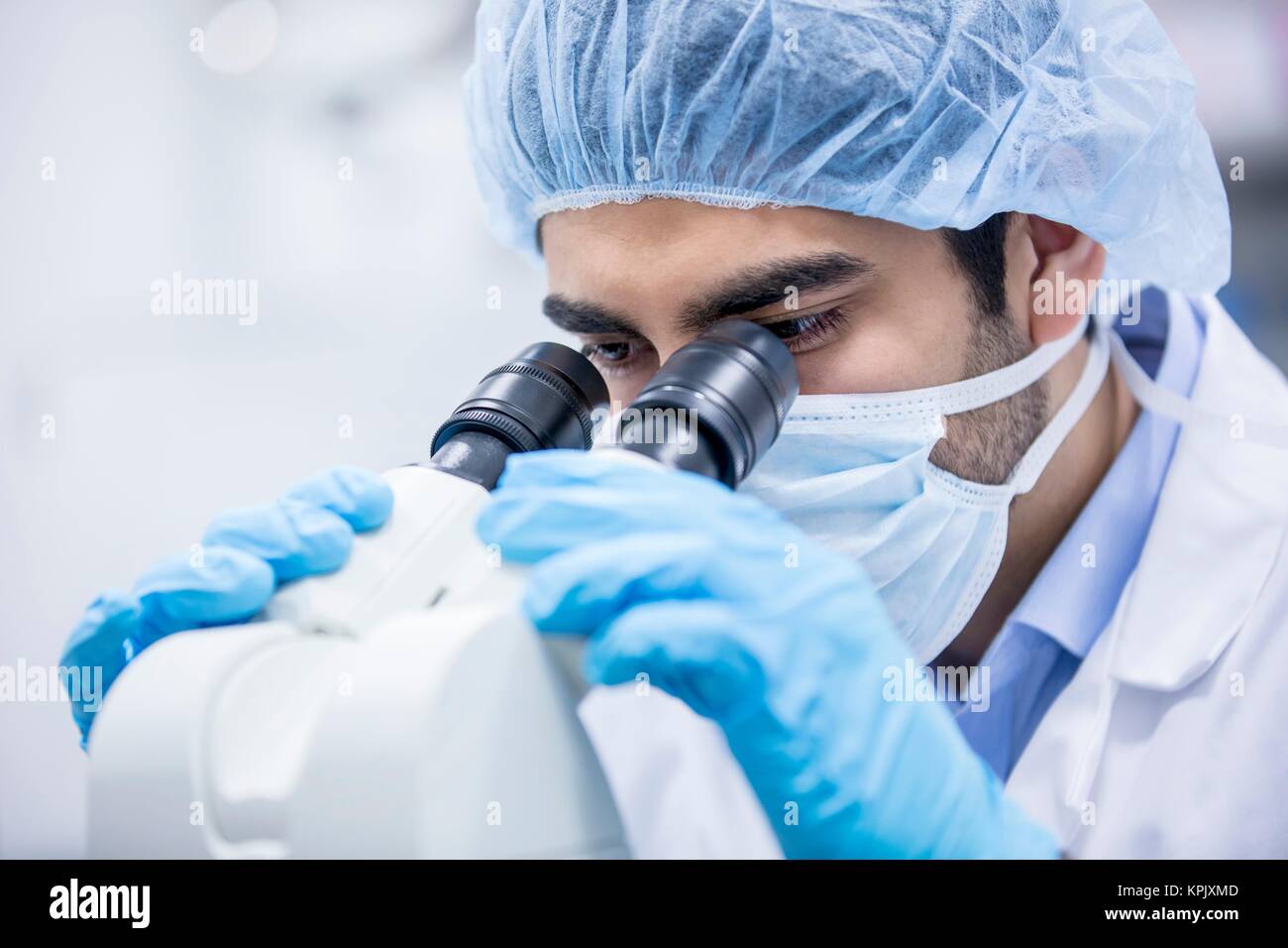 Person using surgical mask hi-res stock photography and images - Alamy