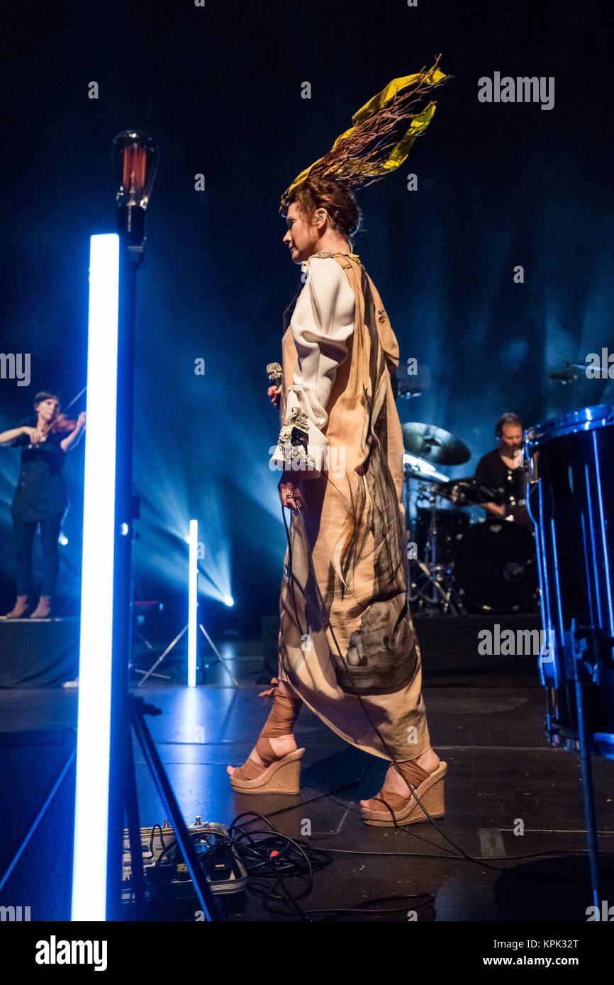 Lou rui hi-res stock photography and images - Alamy