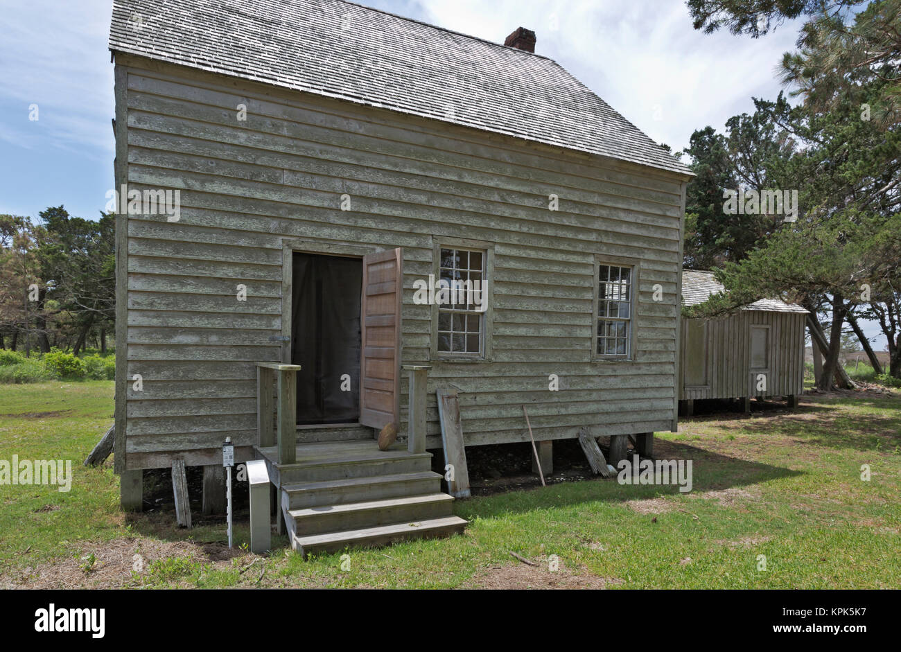 Nc01093 00 North Carolina Old House In The Historic Town Of