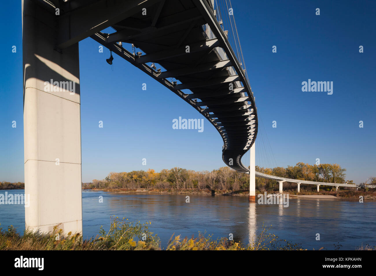 USA, Nebraska, Omaha, Bob Kerrey Pedestrian Bridge across the Missouri