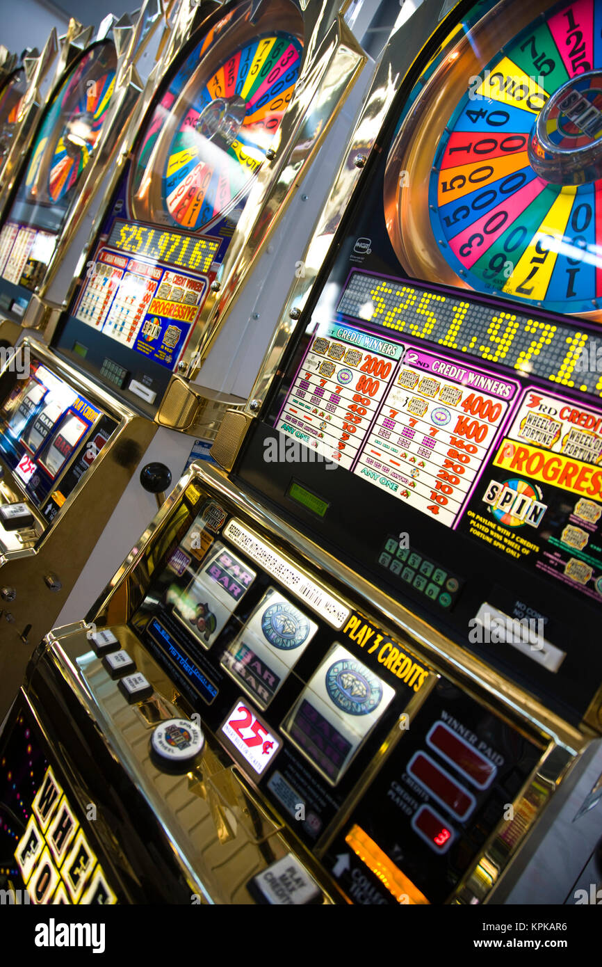 Las vegas airport slot machines hires stock photography and images Alamy