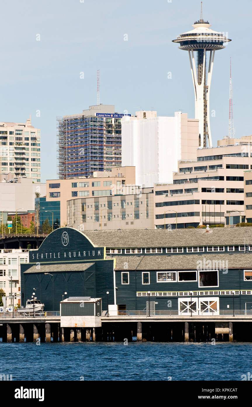 USA, WA, Seattle. Seattle Aquarium, Space Needle and waterfront condos