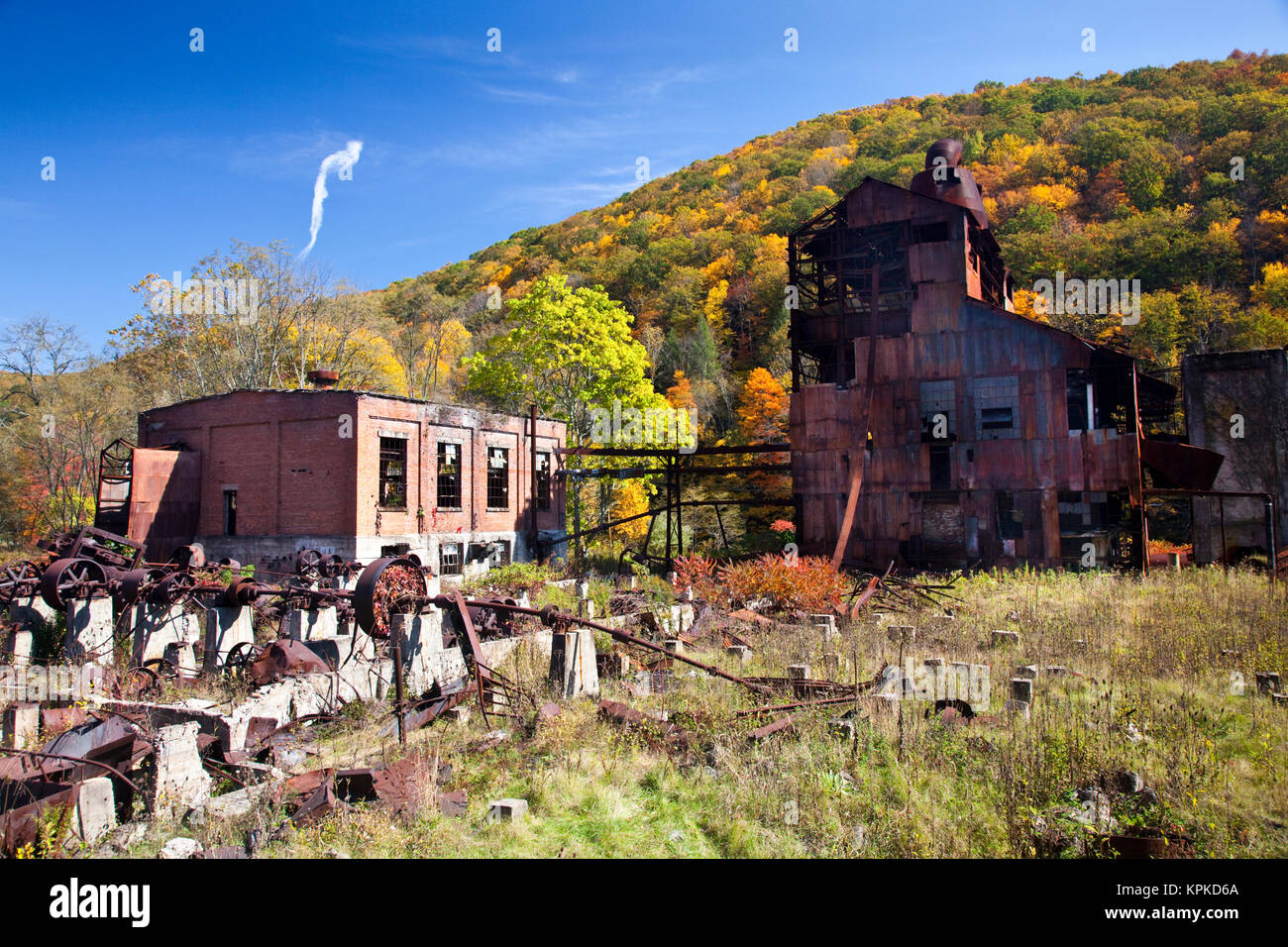 USA, West Virginia, Cass. Cass Scenic Railroad State Park, abandoned saw mill Stock Photo Alamy