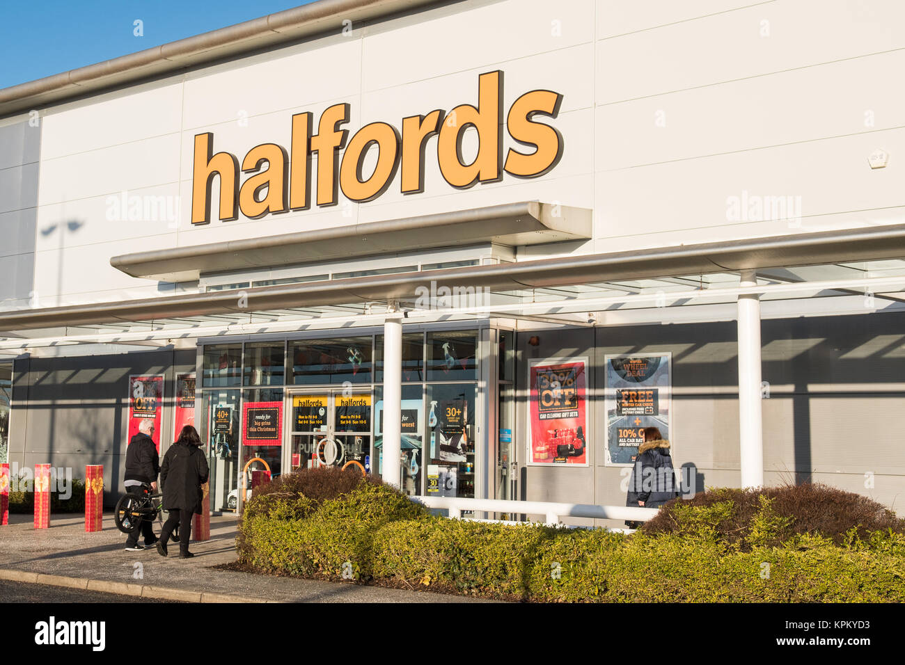 Halfords shop store Braehead Glasgow Scotland UK Stock Photo