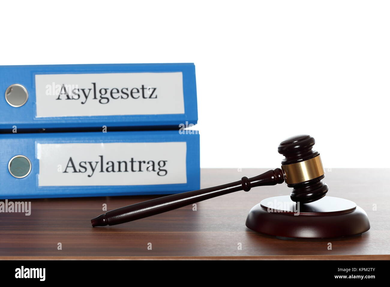 Asylgesetz mit Hammer Stock Photo - Alamy