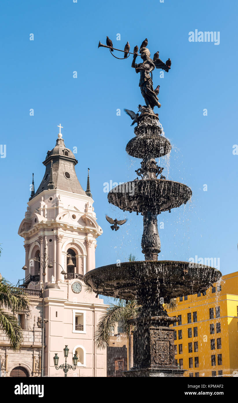 Lima Monuments Bronze fountain and Cathedral, Plaza de Armas, Lima Stock Photo - Alamy