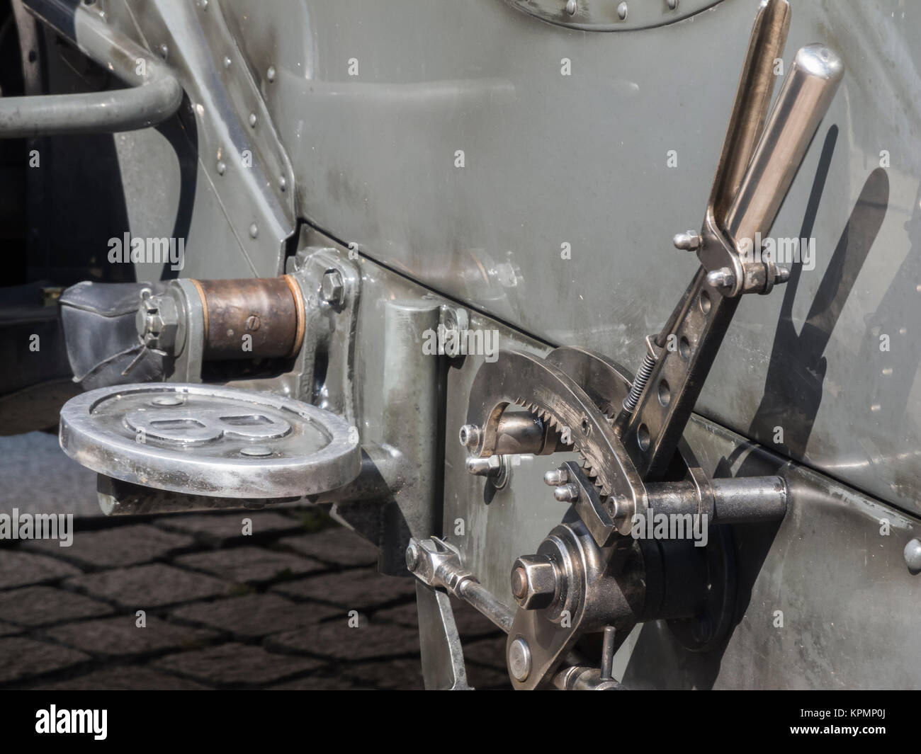 Handbremse hi-res stock photography and images - Alamy