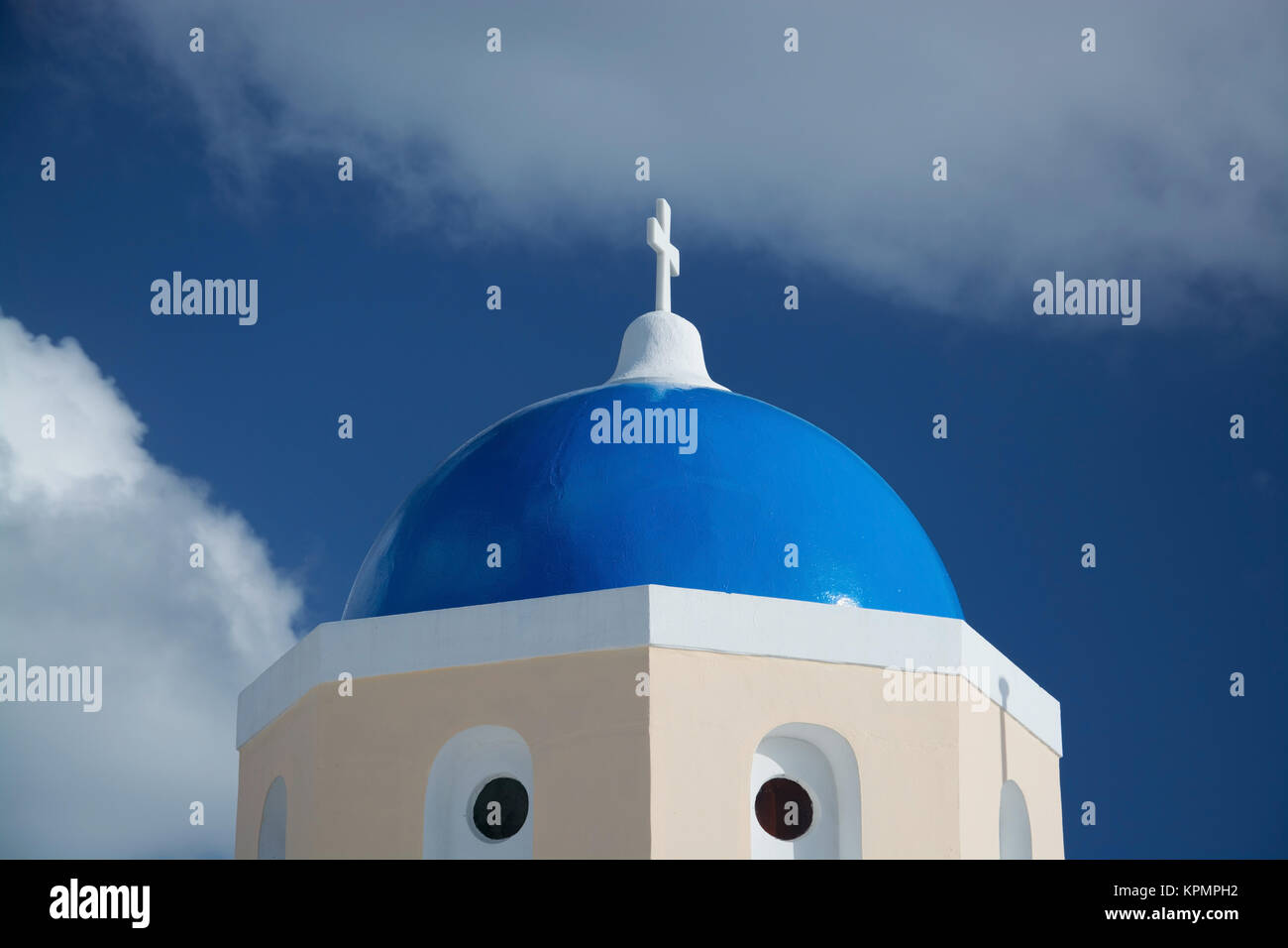 Oia auf der Insel Thira, oder Thera, ist eine kleine Stadt auf dem giechischen Archipel Santorin auf den Kykladen. Stock Photo