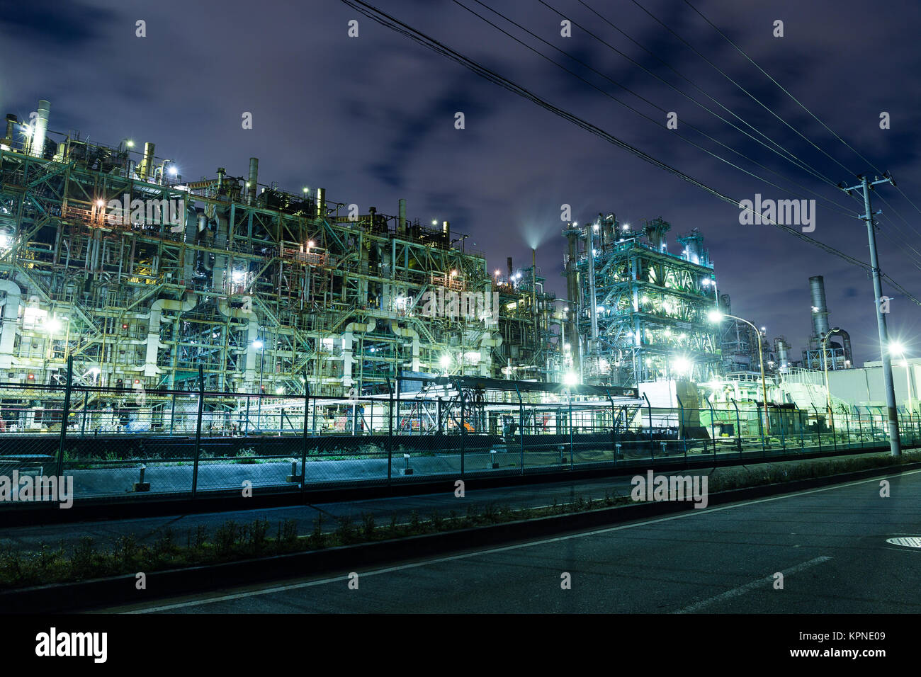 Refillery Building Examples Oil refinery building industry Stock Photo - Alamy