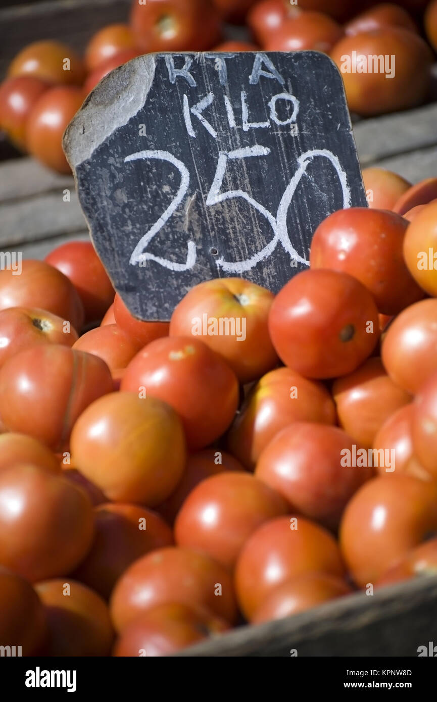 Tomaten am Marktstand - tomatoes at market Stock Photo