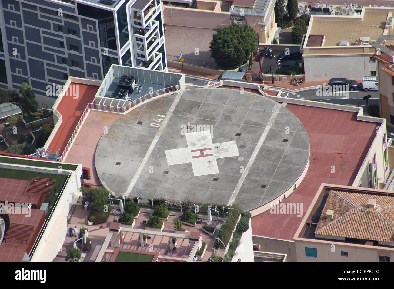 Helicopter Landing Pad on a Hospital Building Stock Photo Alamy