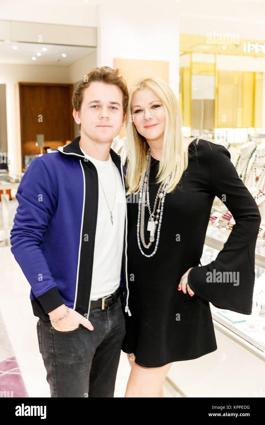 Neiman Marcus Palo Alto and VH1 Save The Music Present ‘Make Some Noise’  Featuring: ?, Sheryl Lowe Where: Napa, California, United States When: 14 Nov 2017 Credit: Drew Altizer/WENN.com Stock Photo