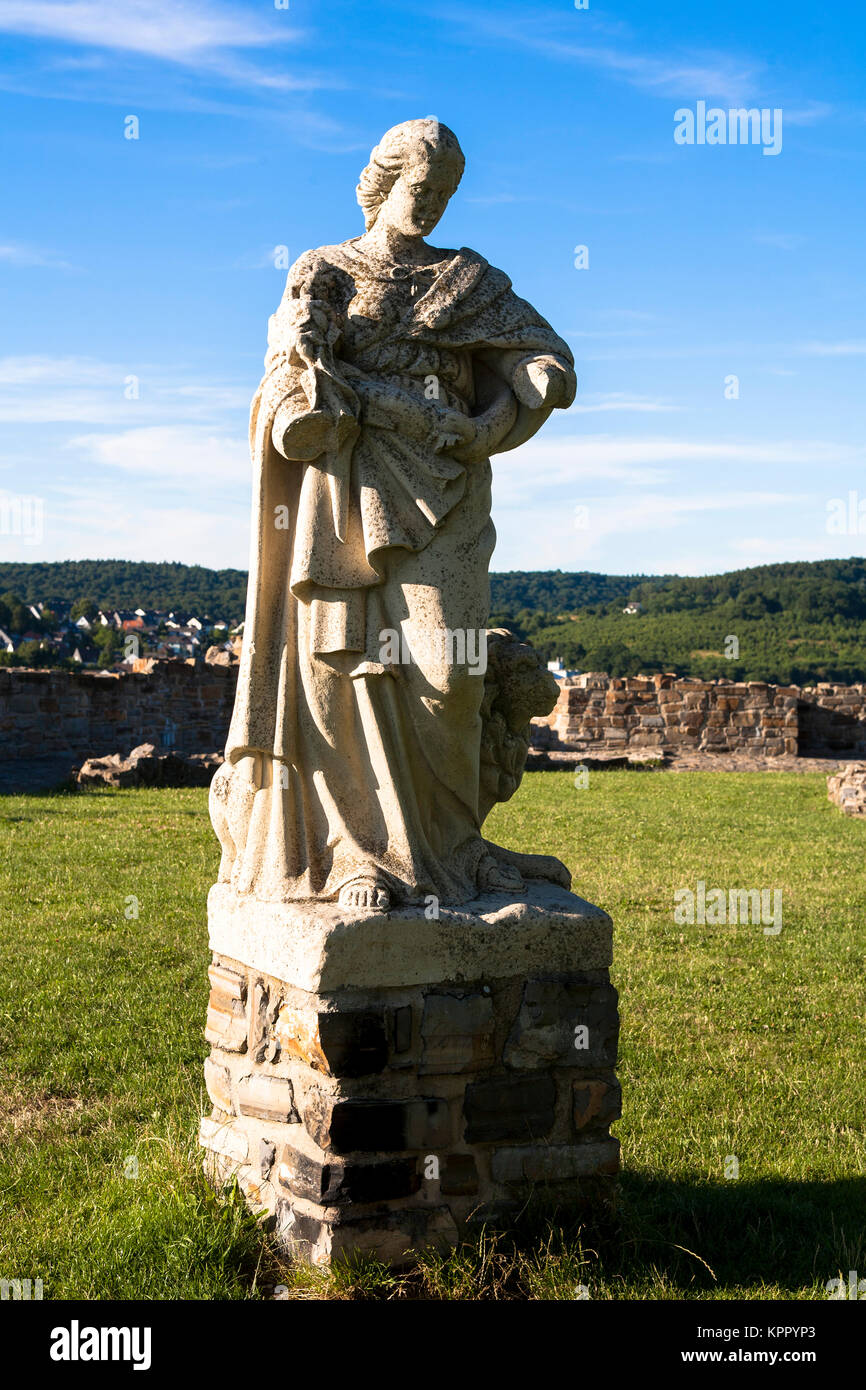Germany, Sauerland region,  Arnsberg, statue at the ruined castle.  Deutschland, Sauerland, Arnsberg, Statue an der Schlossruine. Stock Photo