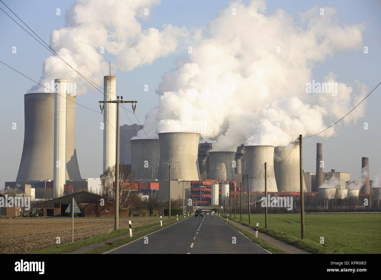 Germany, the lignite-fired power plant Niederaussem near Bergheim.  Deutschland, das Braunkohlekraftwerk Niederaussem bei Bergheim. Stock Photo