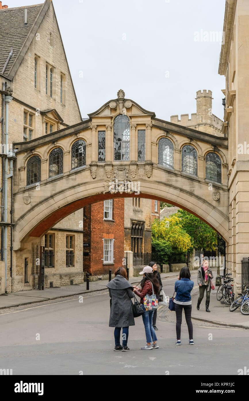 Hertford Bridge (The Bridge of Sighs), linking the Old and New Quadrangle of Hertford College at New College Lane, Oxford, Oxfordshire, England Stock Photo