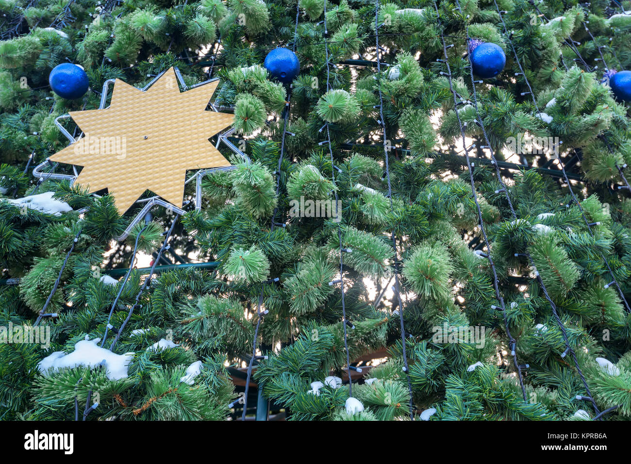 Decorated christmas tree close hi-res stock photography and images - Alamy