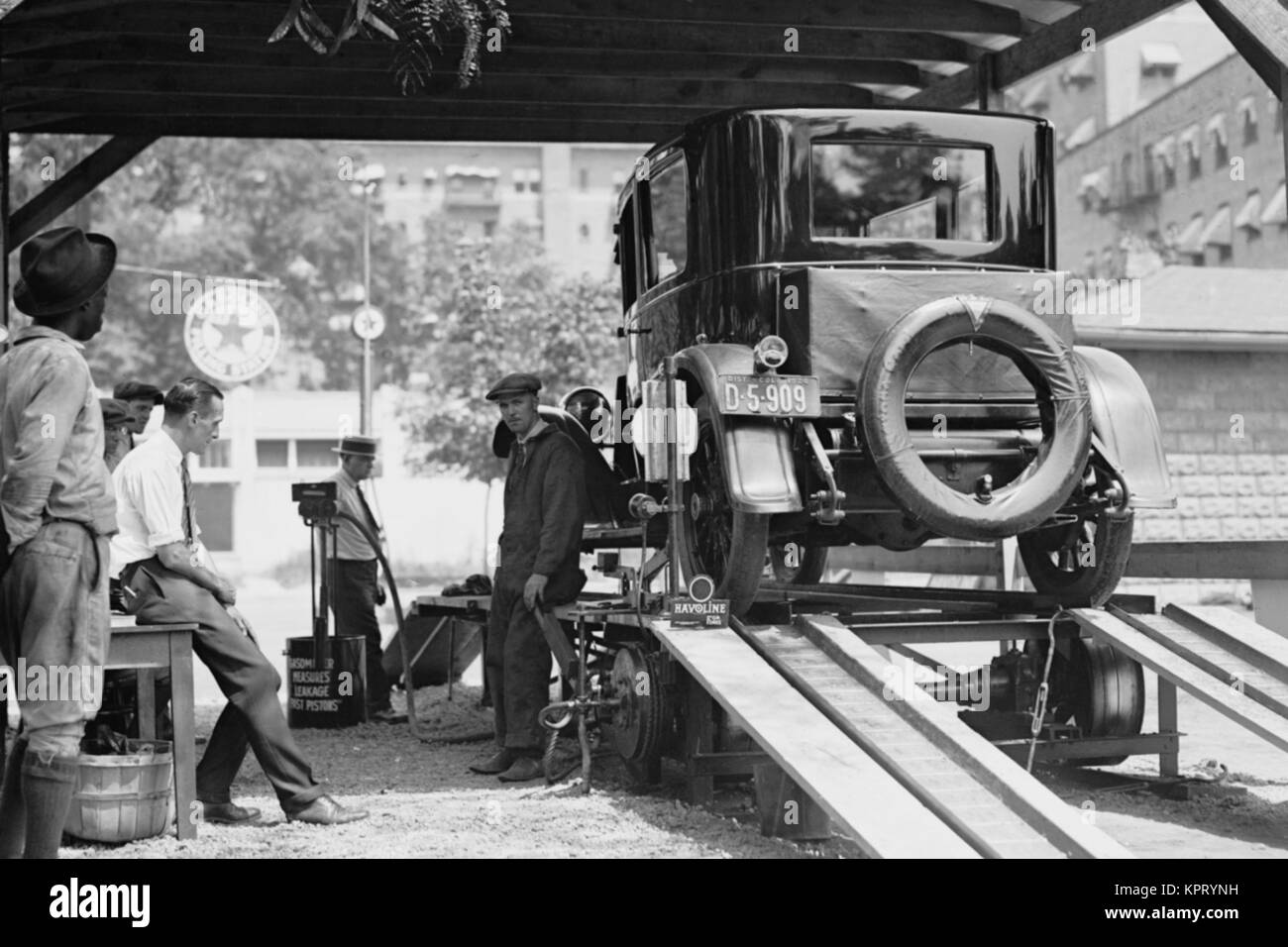 Havoline Oil Company Motor Oil Change Stock Photo Alamy