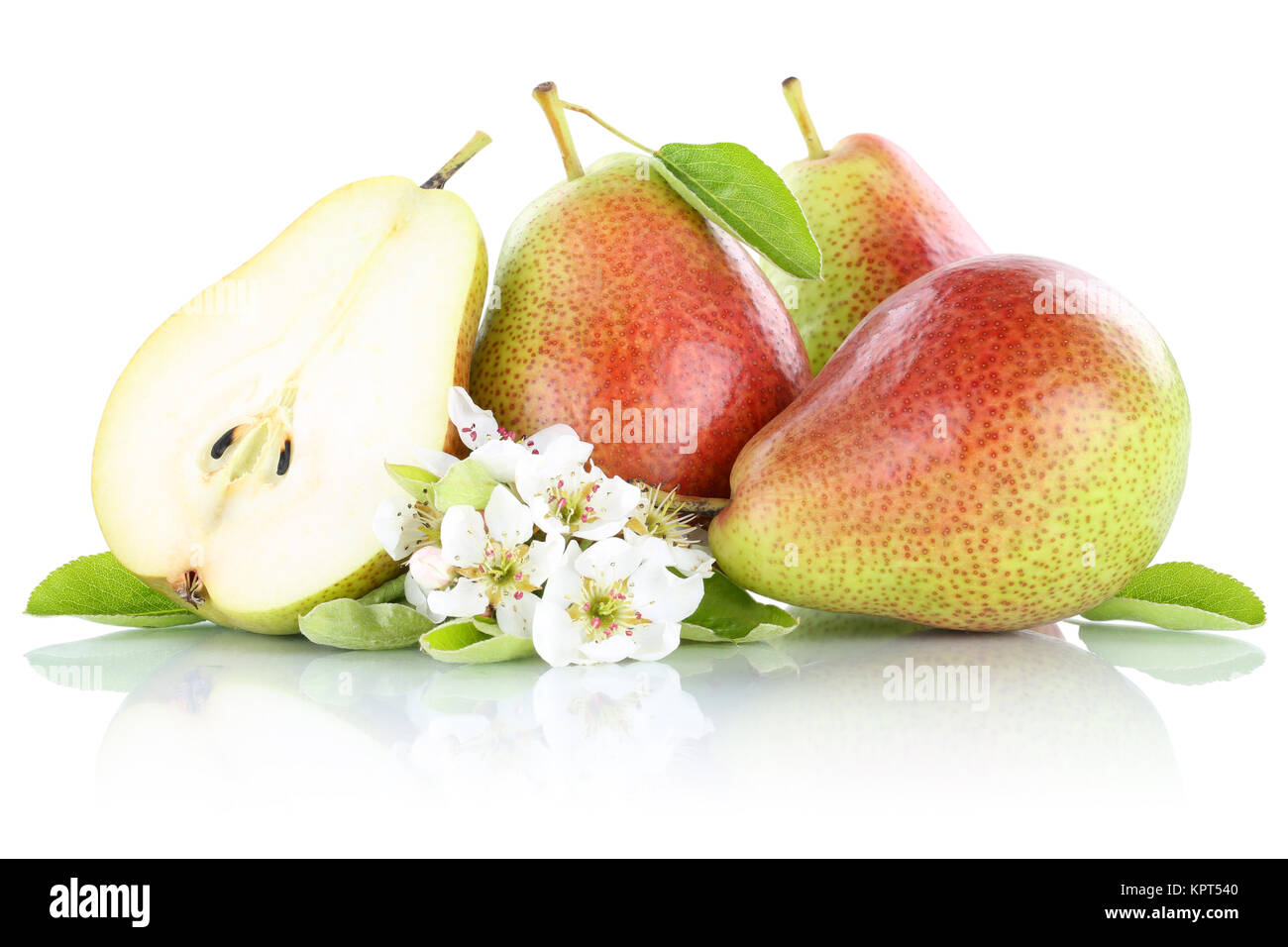 Birnen Birne geschnitten frische Früchte Obst Freisteller freigestellt isoliert vor einem weissen Hintergrund Stock Photo