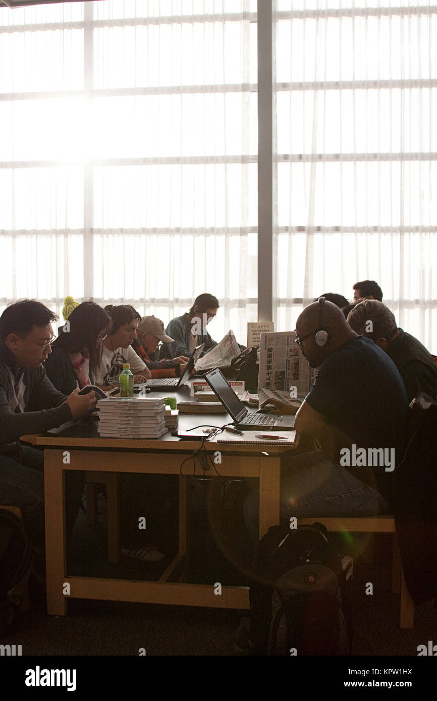 Library for queens students hi-res stock photography and images - Alamy