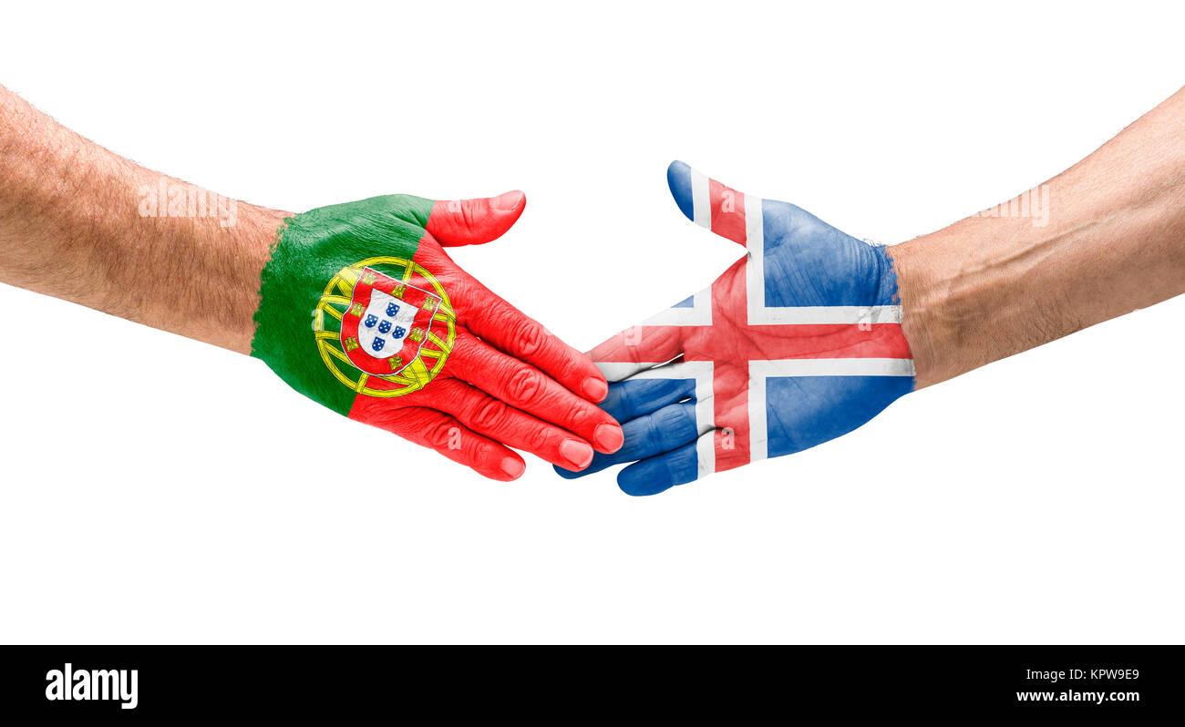 Fußballmannschaften - Handshake zwischen Portugal und Island Stock Photo