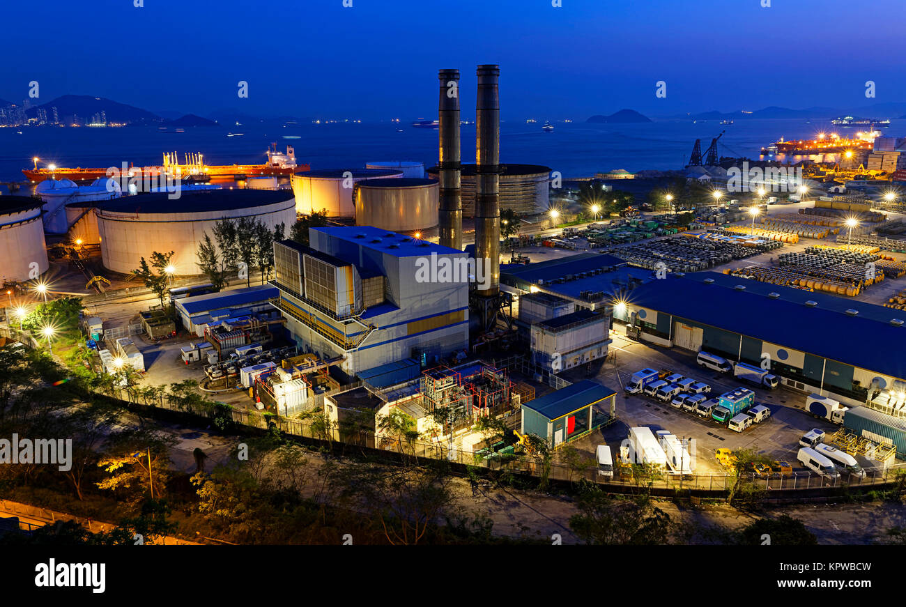 petrochemical industrial plant at night Stock Photo - Alamy
