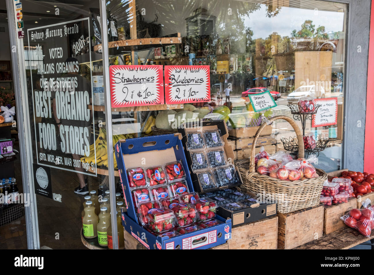 Fruit stores sign hires stock photography and images Alamy