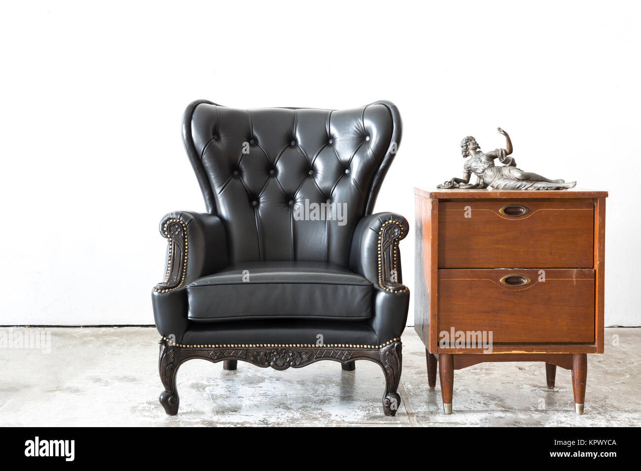 Vintage chair leather hi-res stock photography and images - Alamy