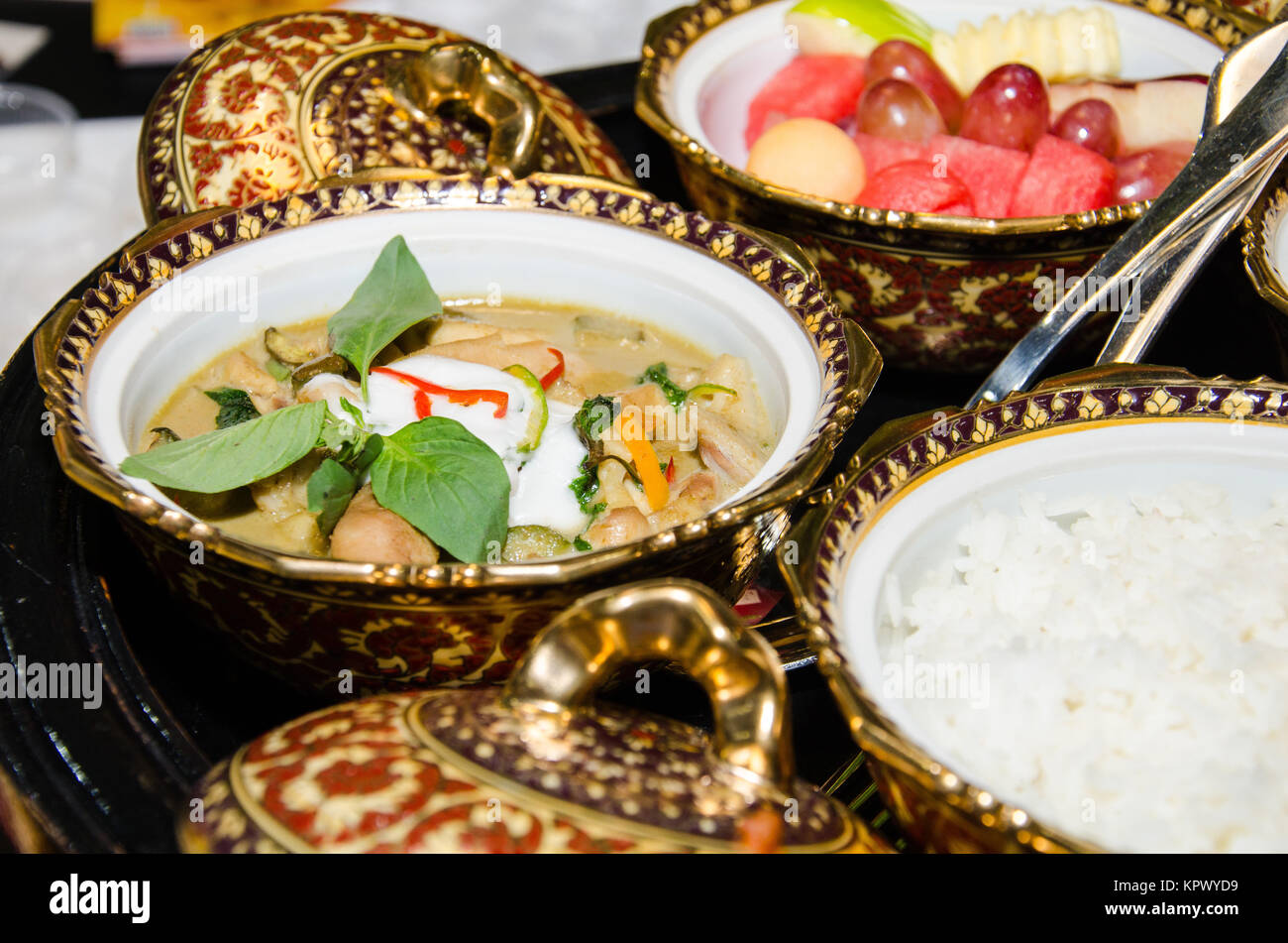 Green curry chicken in coconut milk Stock Photo - Alamy