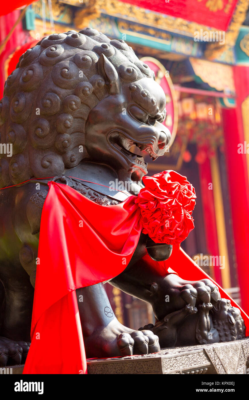 Chinese lion statue Stock Photo Alamy