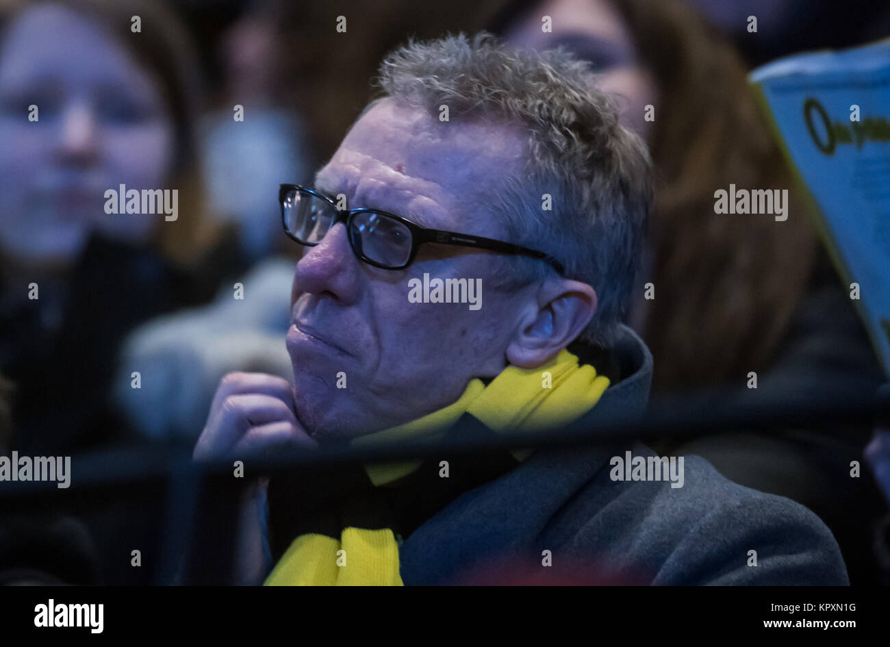 Dortmund, Germany. 17th Dec, 2017. Dortmund's new coach Peter Stoeger follows the first Christmas Sing-Along Concert with Members of the Dortmund Choral Academy and fans of Borussia Dortmund in Germany's largest soccer stadium Signal Iduna Park in Dortmund, Germany, 17 December 2017. Credit: Bernd Thissen/dpa/Alamy Live News Stock Photo
