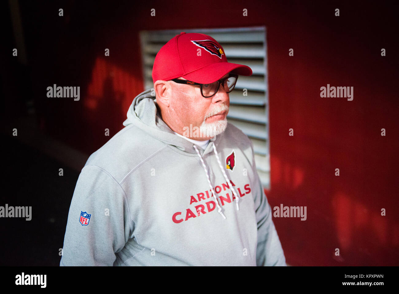 Landover, MD, USA. 17th Dec, 2017. Arizona Cardinals head coach Bruce Arians walks onto the field before the matchup between the Arizona Cardinals and the Washington Redskins at FedEx Field in Landover, MD. Credit: csm/Alamy Live News Stock Photo