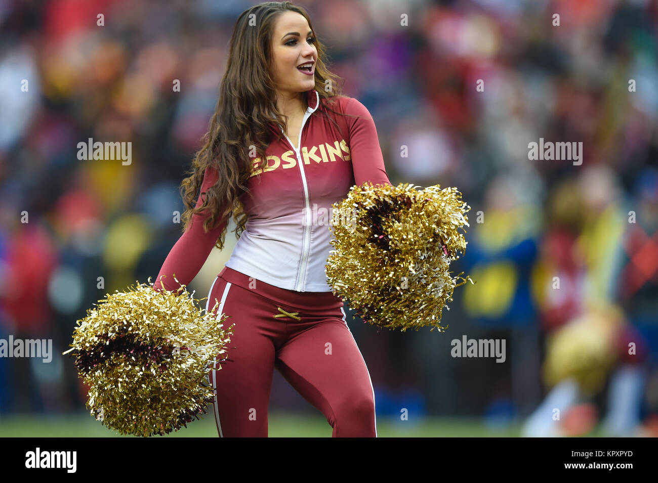 Landover, MD, USA. 17th Dec, 2017. A Washington Redskin cheerleader performs during the matchup between the Arizona Cardinals and the Washington Redskins at FedEx Field in Landover, MD. Credit: csm/Alamy Live News Stock Photo