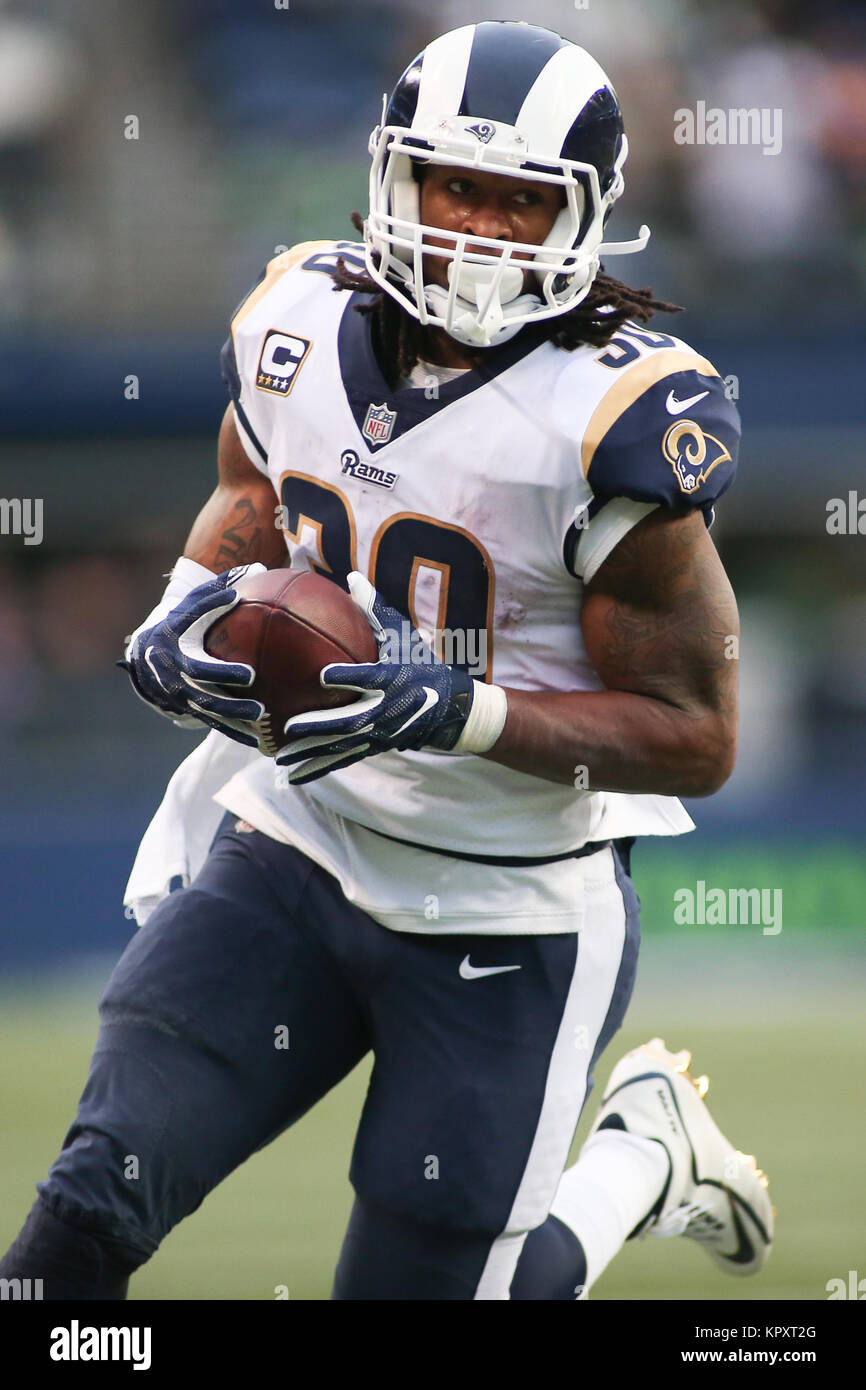 Los Angeles Rams running back Todd Gurley II warms up on the