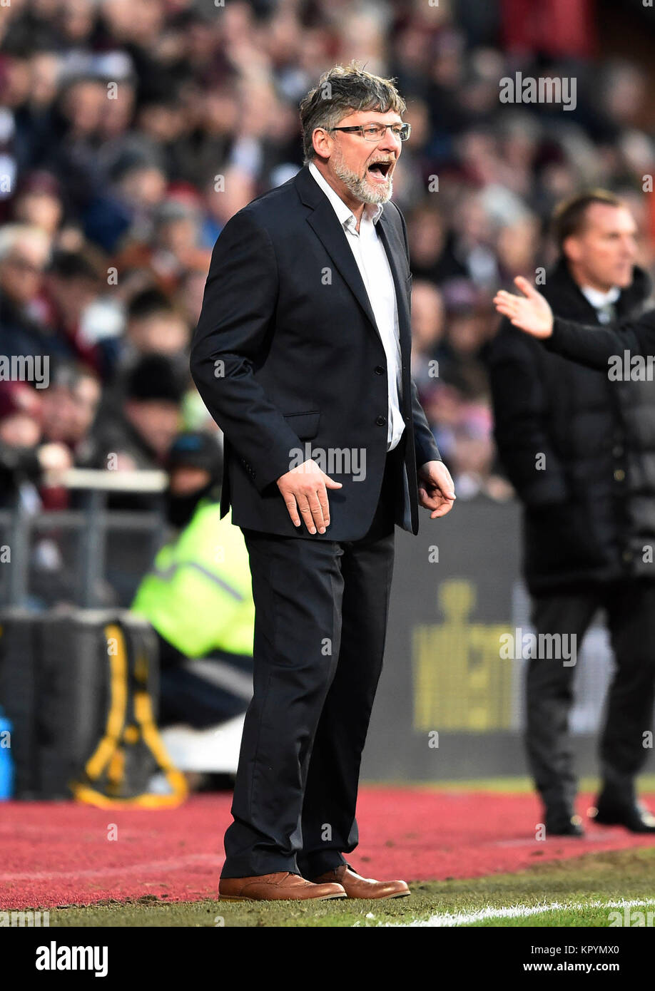 Hearts manager Craig Levein shouts instructions from the touchline during the Ladbrokes Scottish Premiership match at Tynecastle Stadium, Edinburgh. Stock Photo