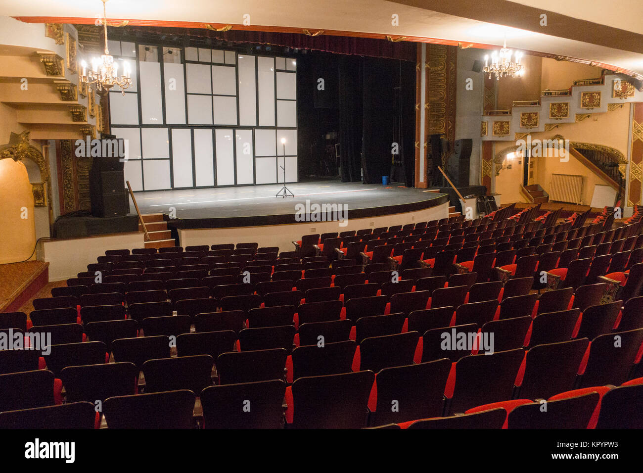 Palace Theatre In Manchester NH Stock Photo Alamy palace-theatre-in-manchester-nh-stock-photo-alamy