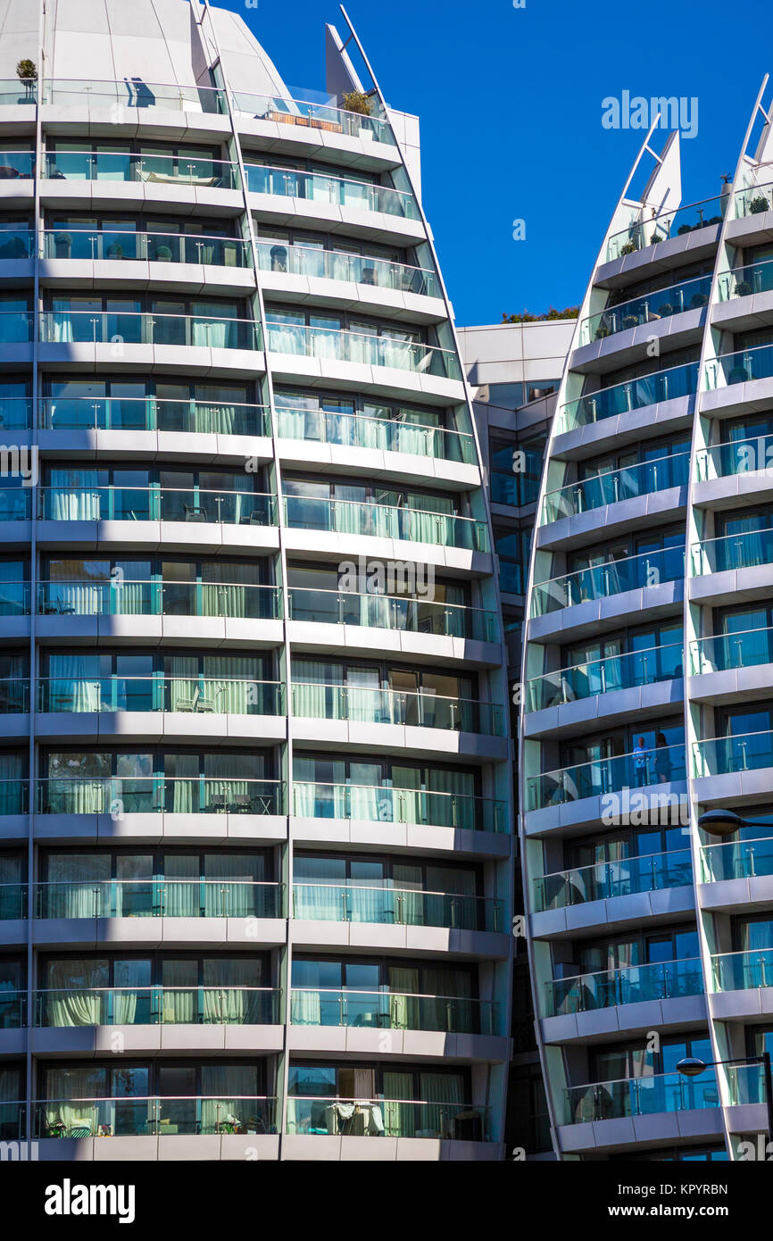 Close-up of modern apartment buildings (Bezier Apartments, London, UK) Stock Photo