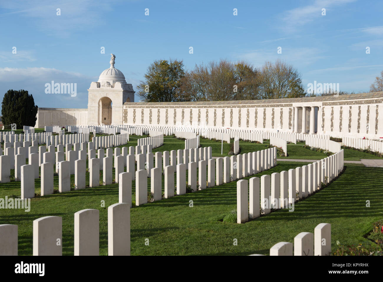Gravestones on the Tyne Cot military cemetery in Zonnebeke, Belgium Stock Photo 169026982 Alamy