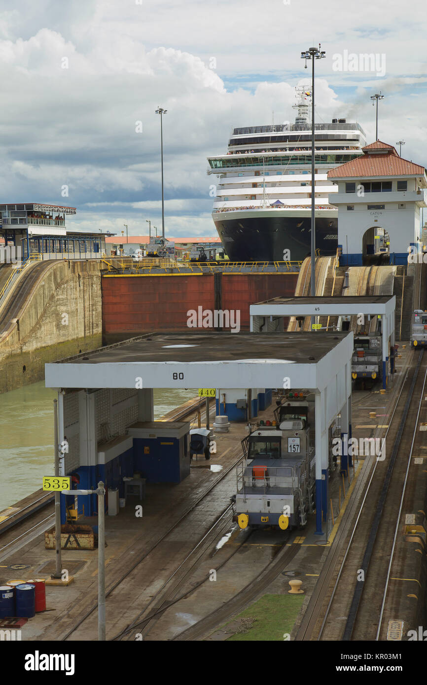 Cruise ship going through locks in Panama Canal Stock Photo Alamy