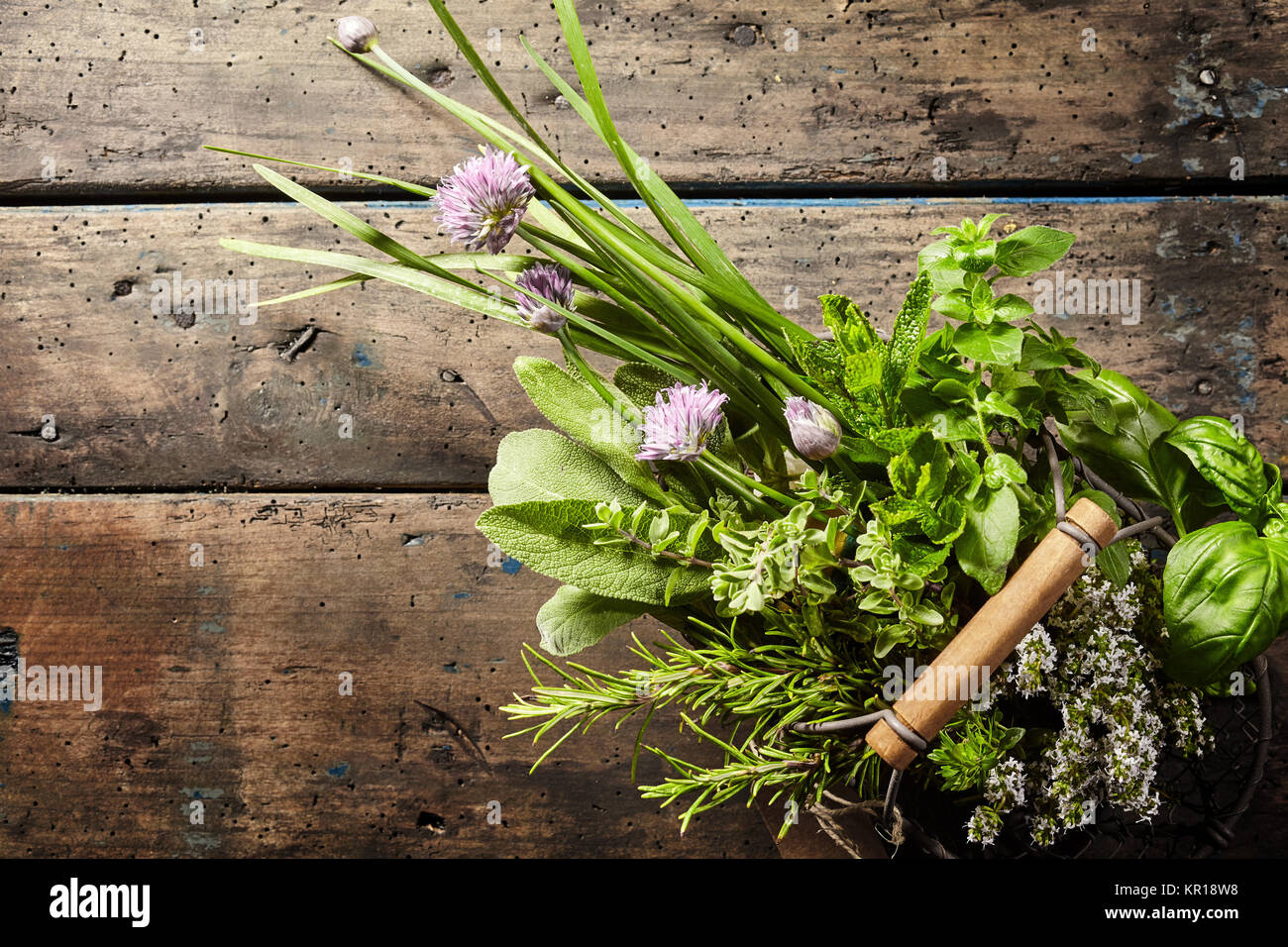 Herbs including chives hi-res stock photography and images - Alamy