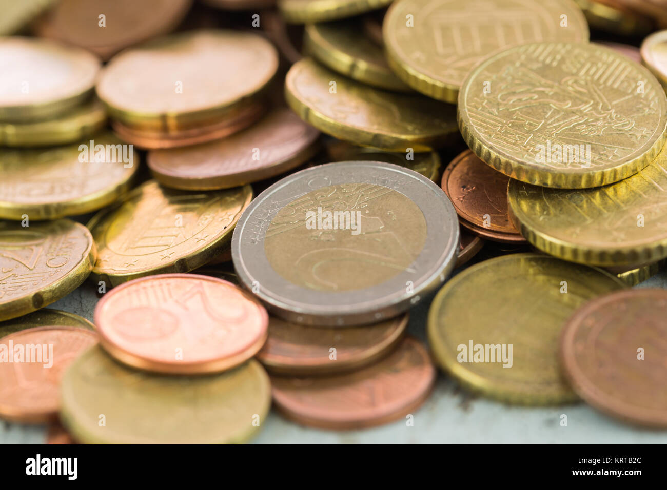 Verschiedene Euro Münzen auf einem Haufen mit Euro und cent internationale Währung Stock Photo