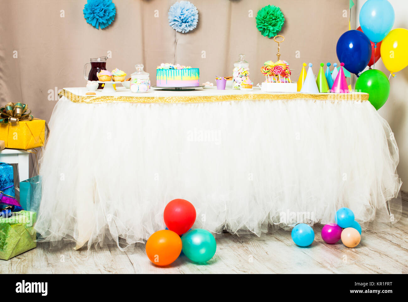 Happy Birthday decoration Stock Photo - Alamy