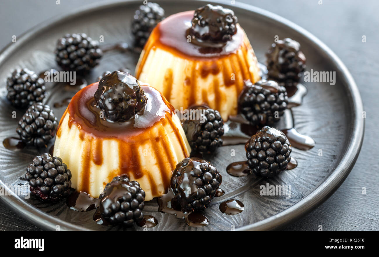 Pudding Picture Gourmet chocolate puddings hi-res stock photography and images - Alamy