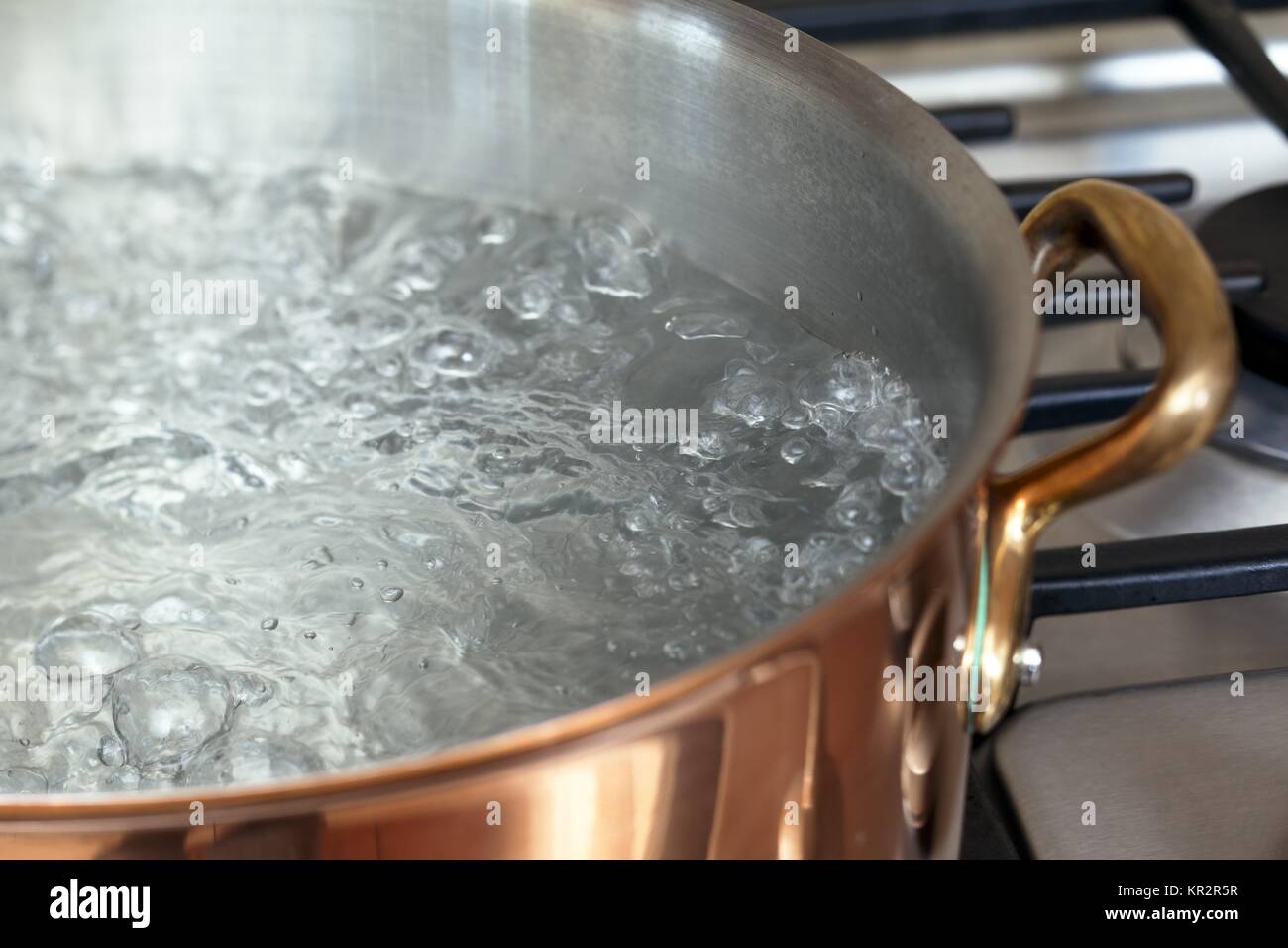 pot of boiling water Stock Photo Alamy