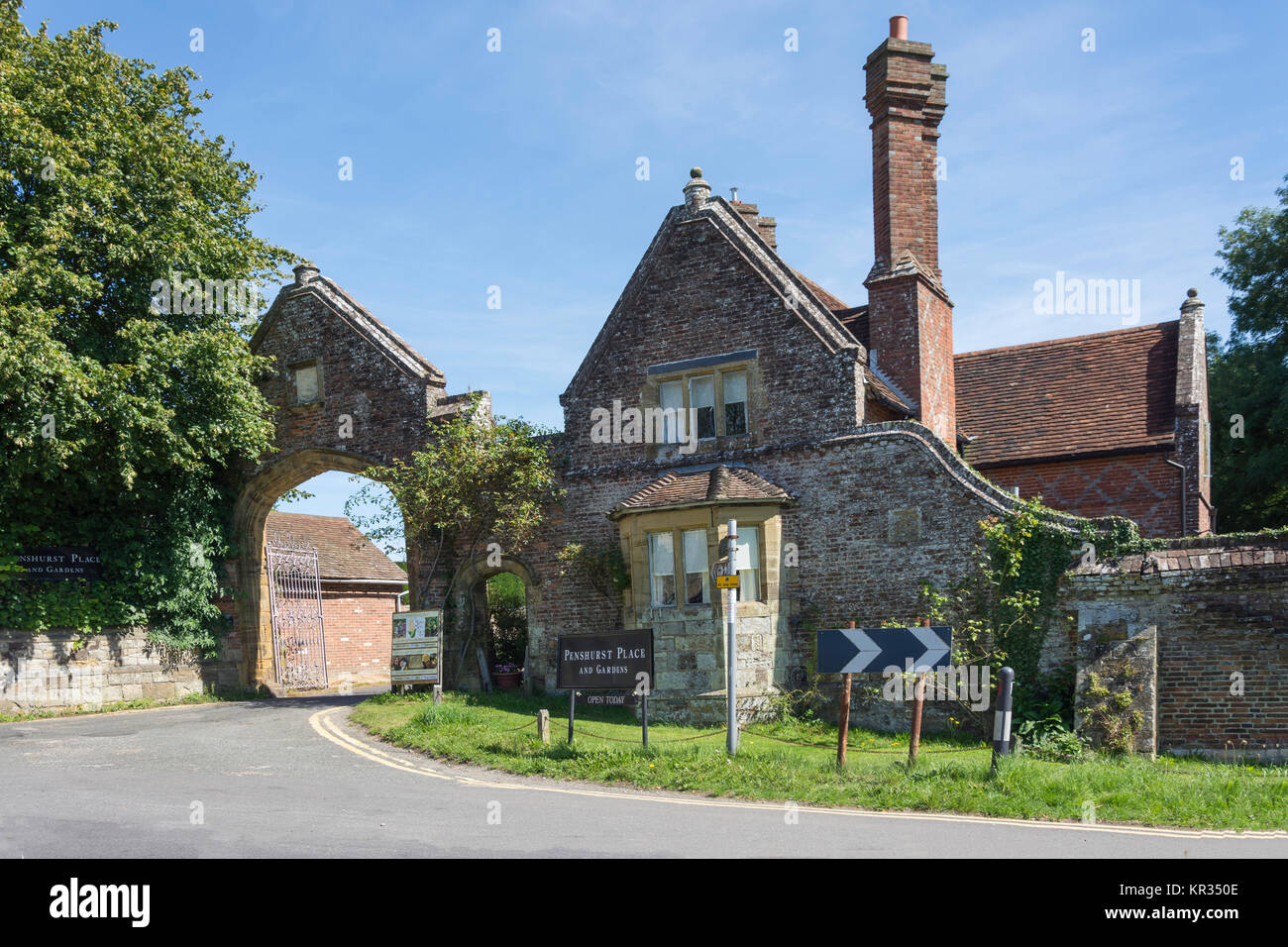 Entrance gate to Penshurst Place and Gardens, High Street, Penshurst, Kent, England, United Kingdom Stock Photo