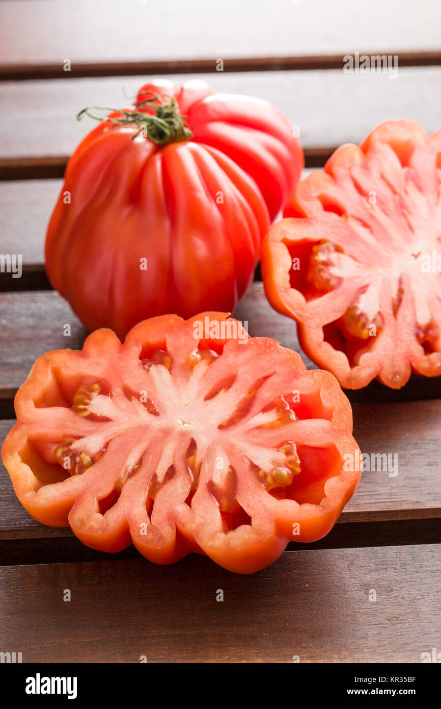 Beefsteak tomatoes. Coeur De Boeuf Stock Photo - Alamy
