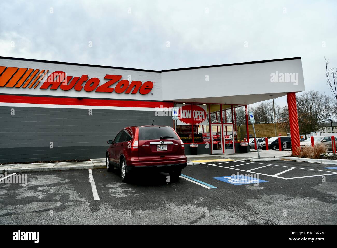 Auto Zone parts store Stock Photo Alamy